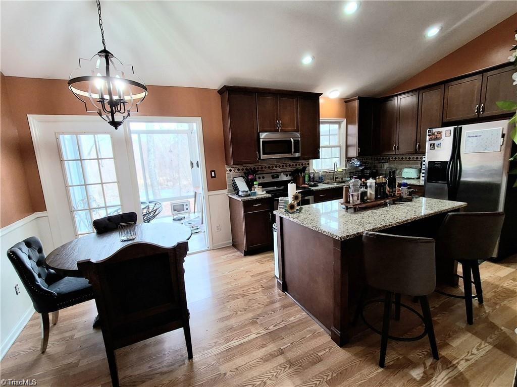 2307 Pineview Drive, Greensboro, North Carolina image 2