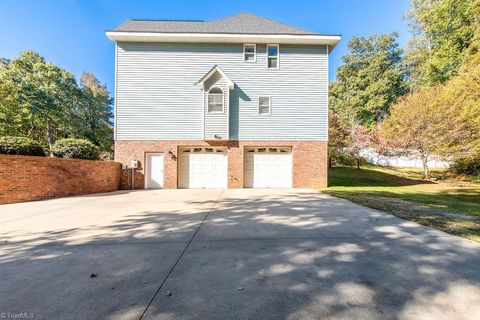 A home in Archdale