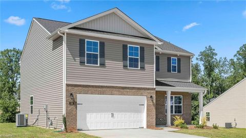 Homes For Sale - 130 Willowbrooke Court<br/> Stokesdale, NC 27357