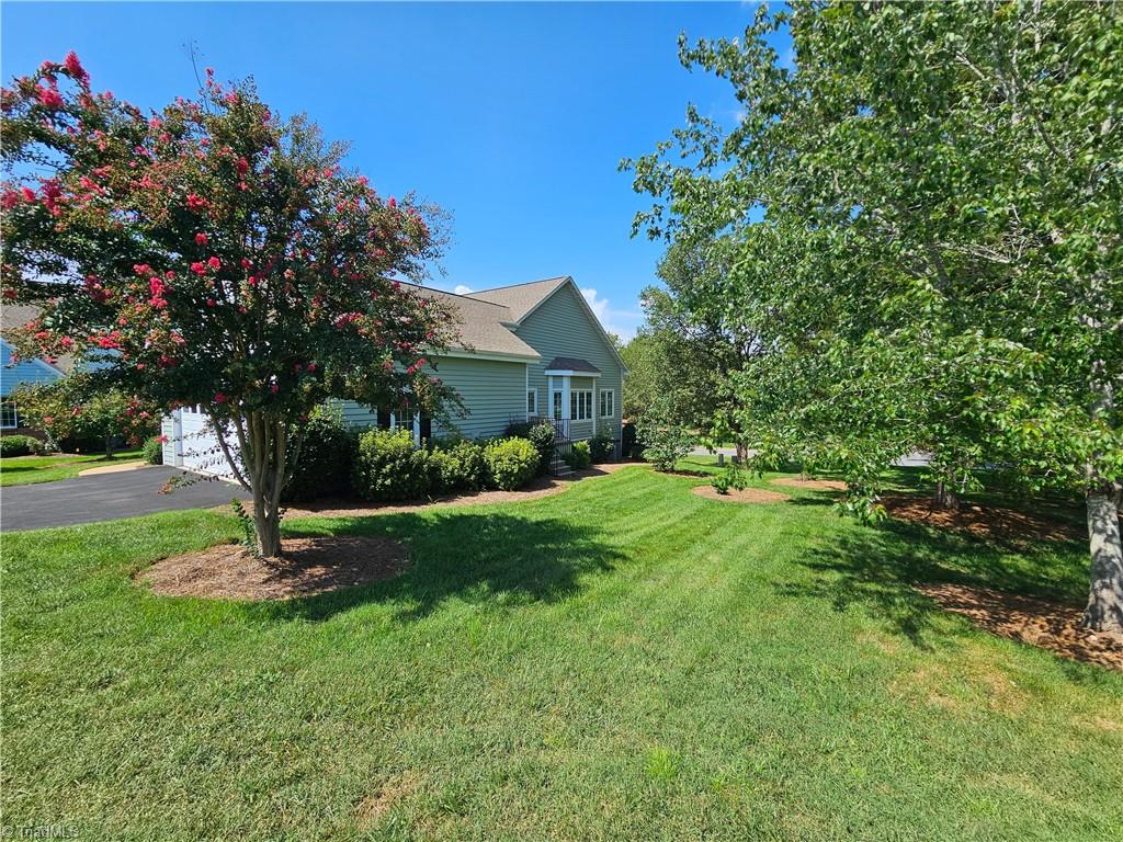 Photo of 381 Hollybrook Drive, Bermuda Run, NC 27006 (MLS # 1231520)