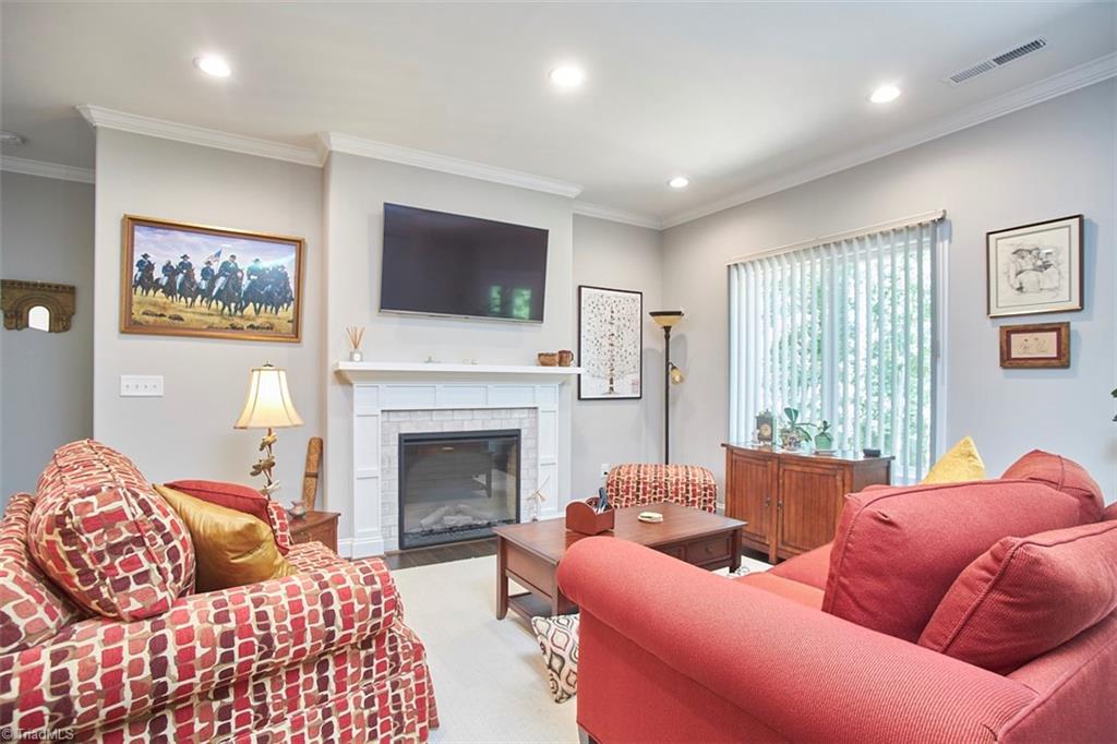 298 Lamplighter Circle