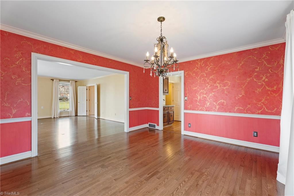 Winston-Salem, North Carolina 27104, United States, 3 Bedrooms Bedrooms, ,4 BathroomsBathrooms,Residential,Pending,1708