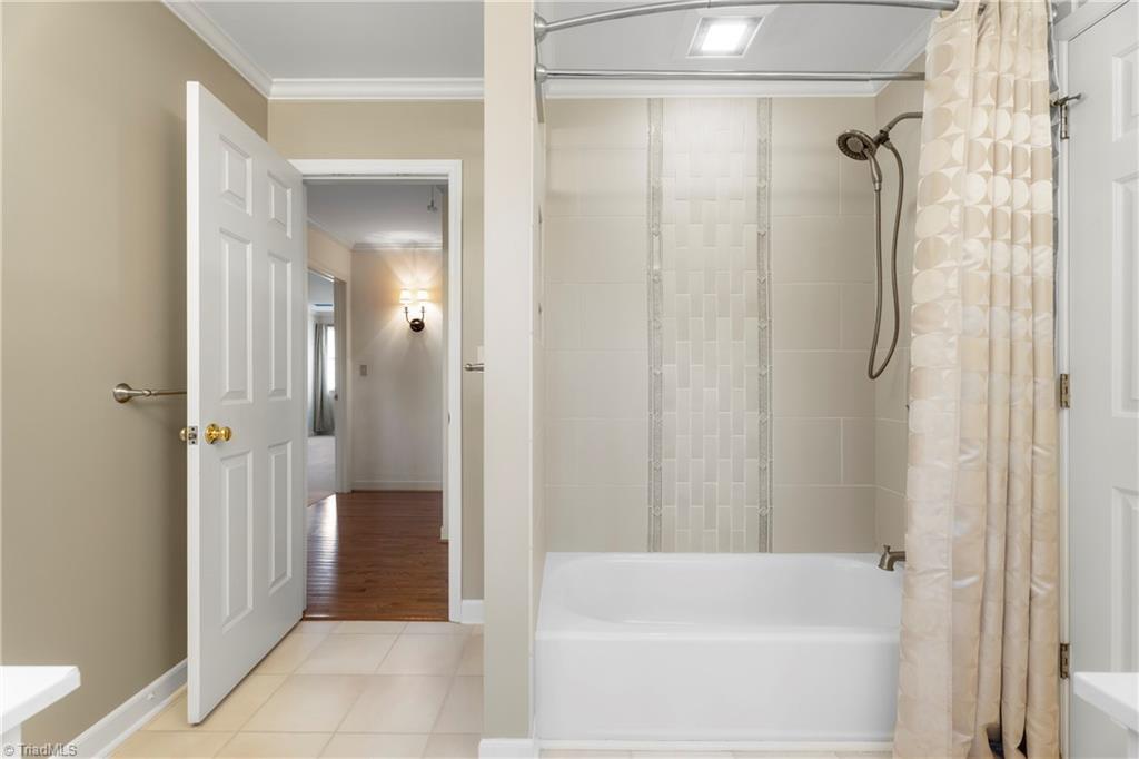 Winston-Salem, North Carolina 27104, United States, 3 Bedrooms Bedrooms, ,4 BathroomsBathrooms,Residential,Pending,1708