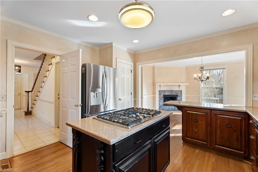 Winston-Salem, North Carolina 27104, United States, 3 Bedrooms Bedrooms, ,4 BathroomsBathrooms,Residential,Pending,1708