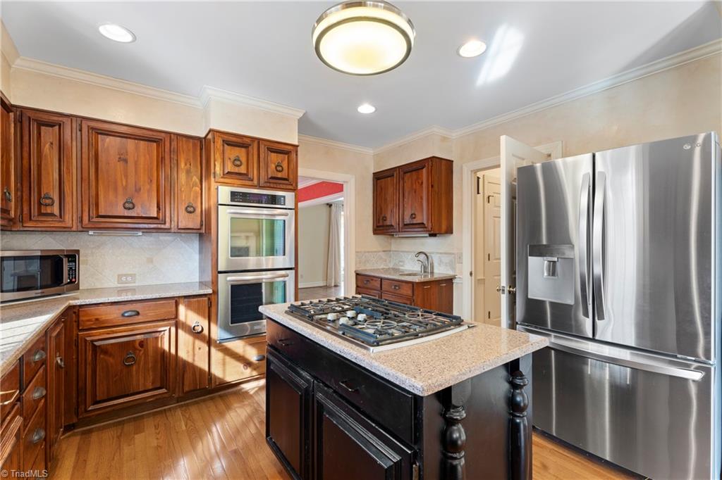 Winston-Salem, North Carolina 27104, United States, 3 Bedrooms Bedrooms, ,4 BathroomsBathrooms,Residential,Pending,1708