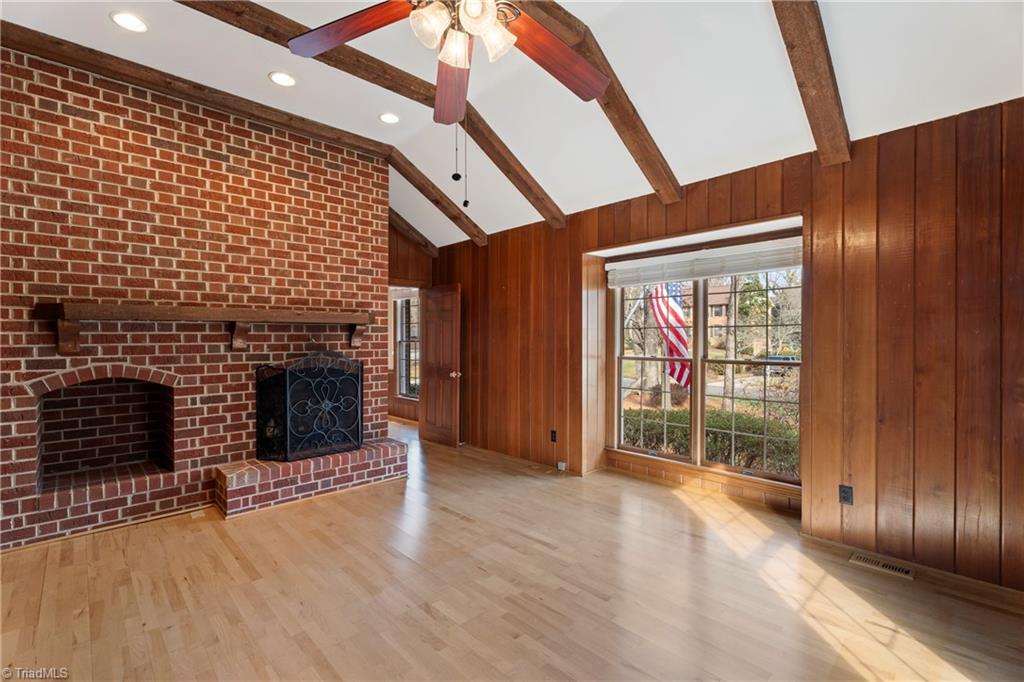 Winston-Salem, North Carolina 27104, United States, 3 Bedrooms Bedrooms, ,4 BathroomsBathrooms,Residential,Pending,1708