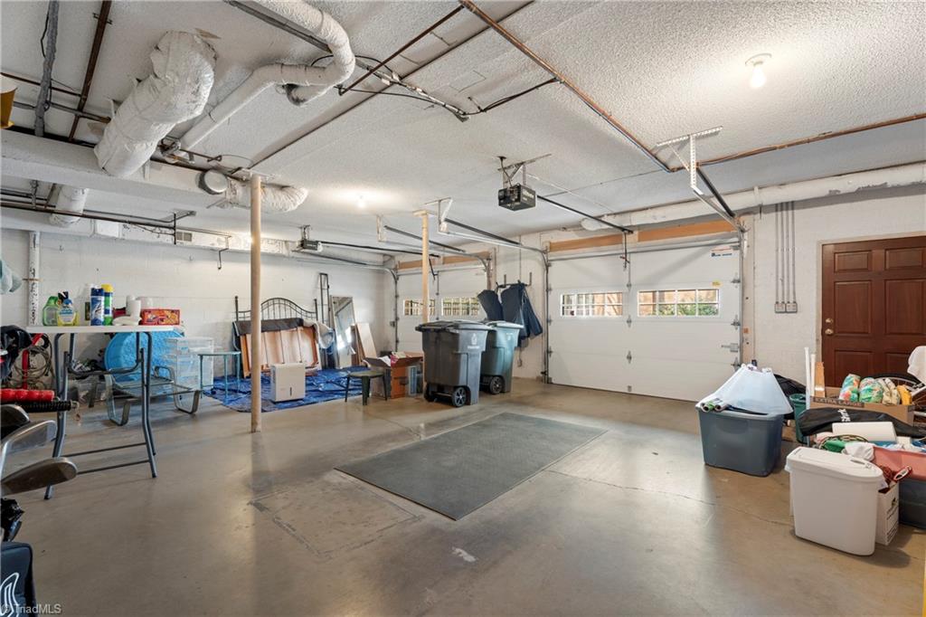 Winston-Salem, North Carolina 27104, United States, 3 Bedrooms Bedrooms, ,4 BathroomsBathrooms,Residential,Pending,1708