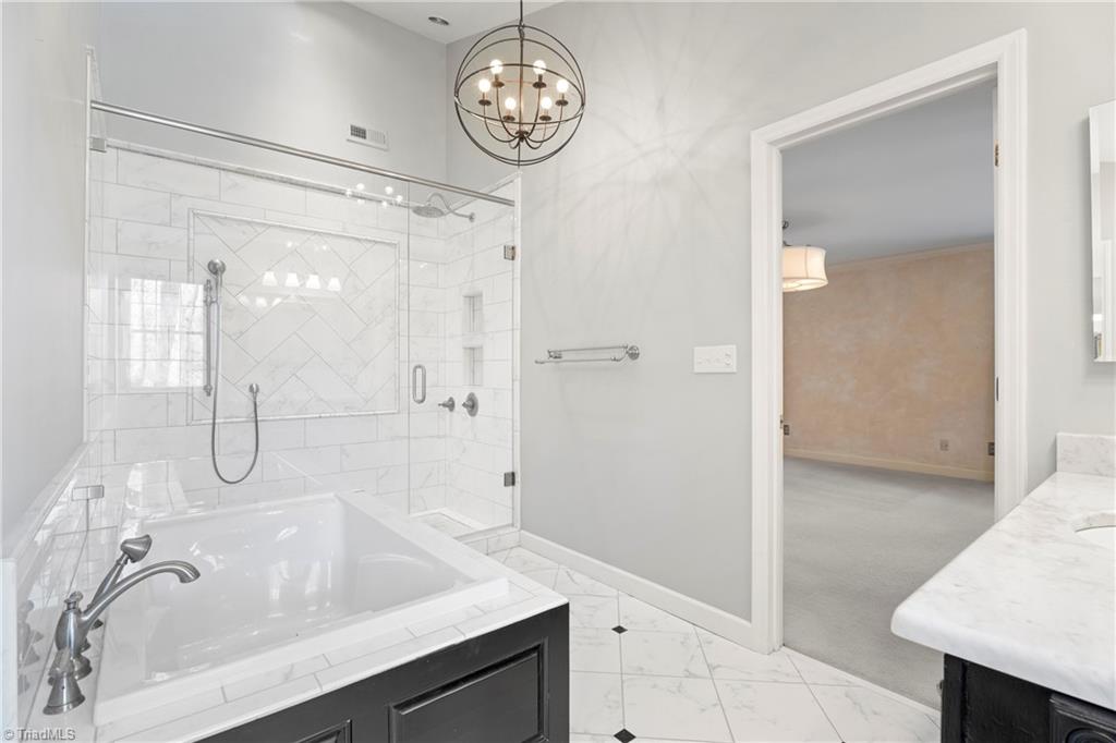 Winston-Salem, North Carolina 27104, United States, 3 Bedrooms Bedrooms, ,4 BathroomsBathrooms,Residential,Pending,1708