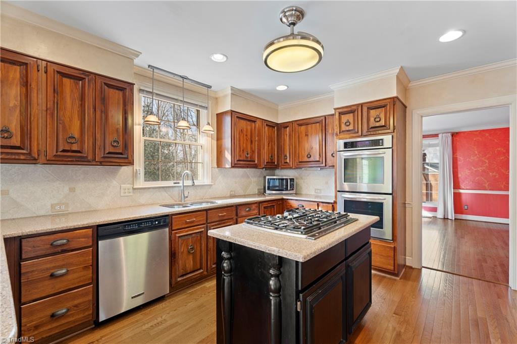 Winston-Salem, North Carolina 27104, United States, 3 Bedrooms Bedrooms, ,4 BathroomsBathrooms,Residential,Pending,1708