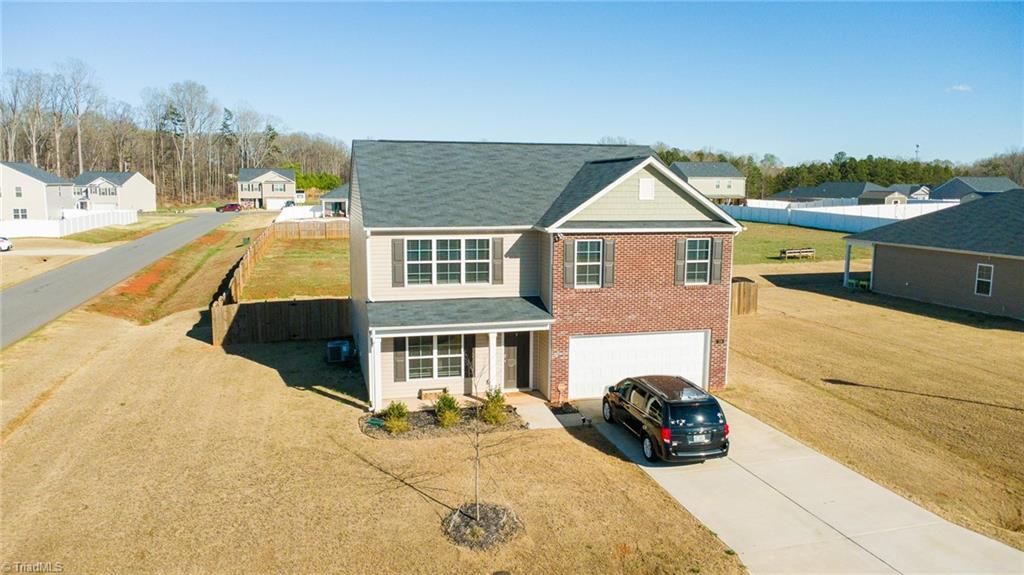 Photo of 109 Bunting Drive, Lexington, NC 27295 (MLS # 1214458)