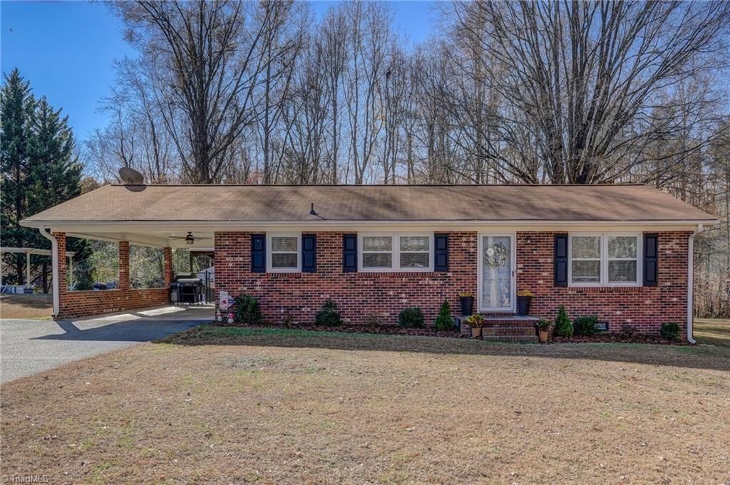 Photo of 258 Jett Drive, Reidsville, NC 27320 (MLS # 1203120)