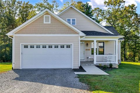 Photo of 379 Turtle Ridge Road, Sparta, NC 28675 (MLS # 1198807)