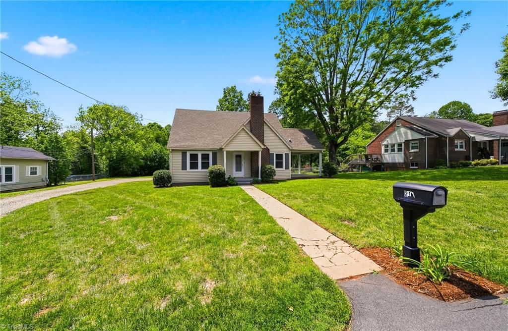 Photo of 210 Valdese Drive, Morganton, NC 28690 (MLS # 1219977)