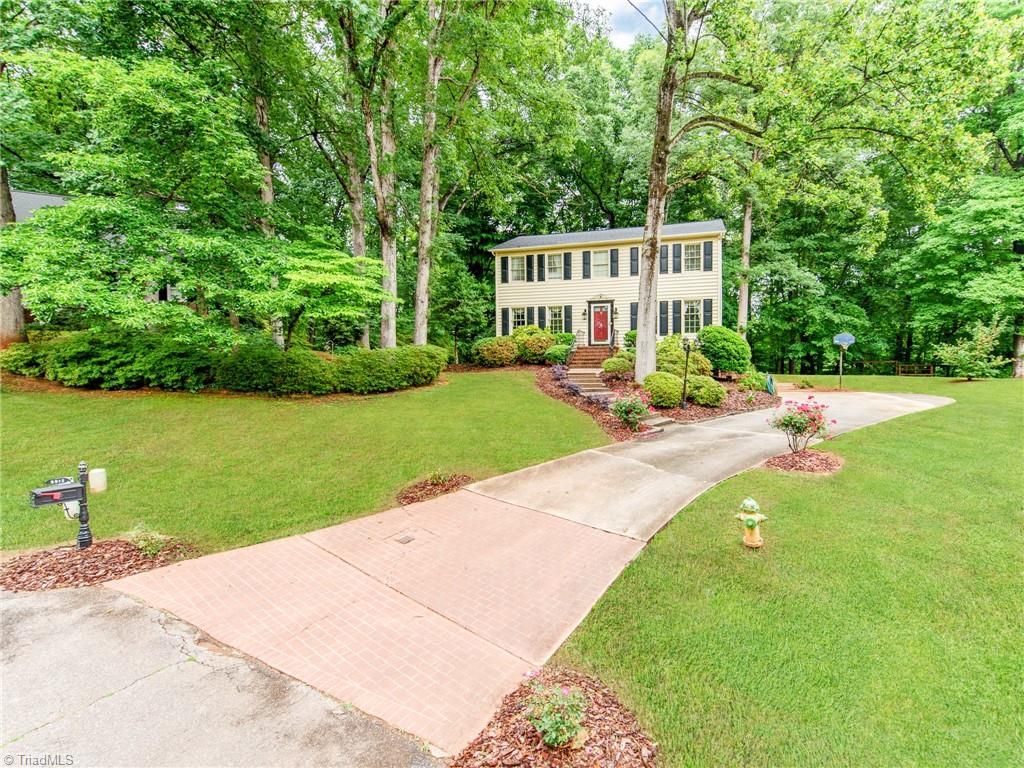 Photo of 5812 Luxbury Court, Winston-Salem, NC 27104 (MLS # 1222037)