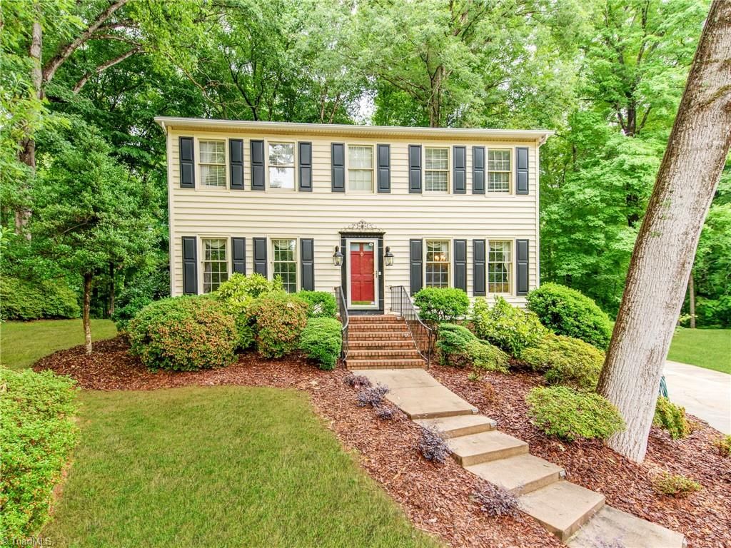 Photo of 5812 Luxbury Court, Winston-Salem, NC 27104 (MLS # 1222037)
