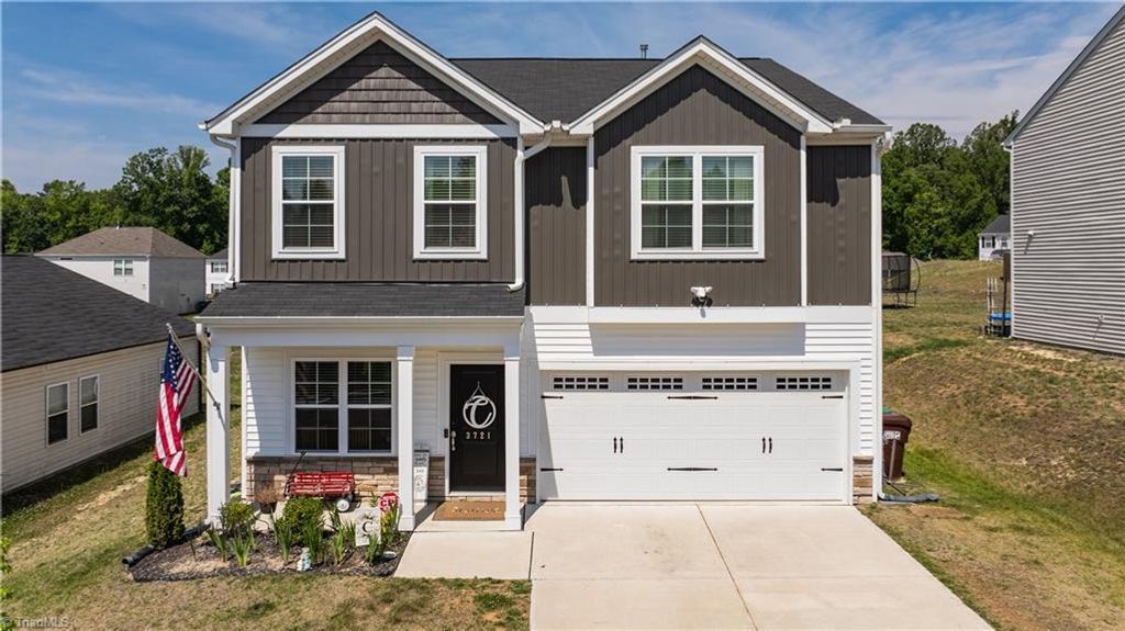 Photo of 3721 Streamside Drive, Thomasville, NC 27360 (MLS # 1222277)