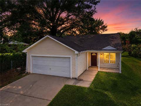 Homes For Sale - 3 Franklinwood Drive<br/> Guilford County, Greensboro, NC 27401