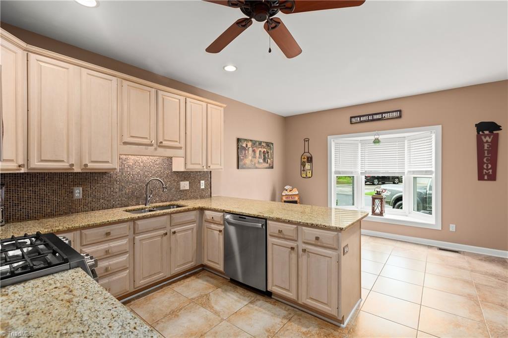 3746 Cardinal Downs Drive, Greensboro, North Carolina image 7