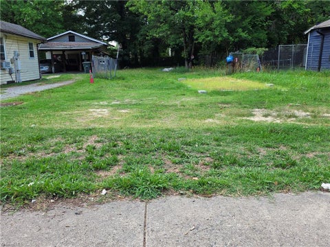 Vacant Land For Sale - 922 Lincoln Street<br/> Greensboro, NC 27401