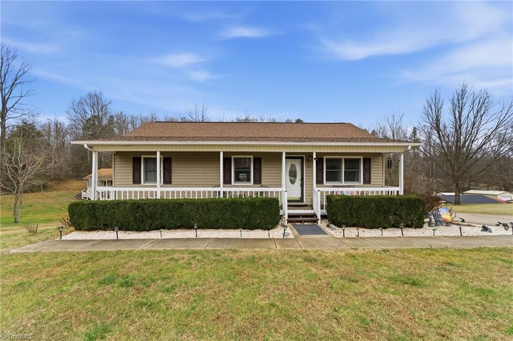 Photo of 158 Kimberly Lane, Thomasville, NC 27360 (MLS # 1207574)
