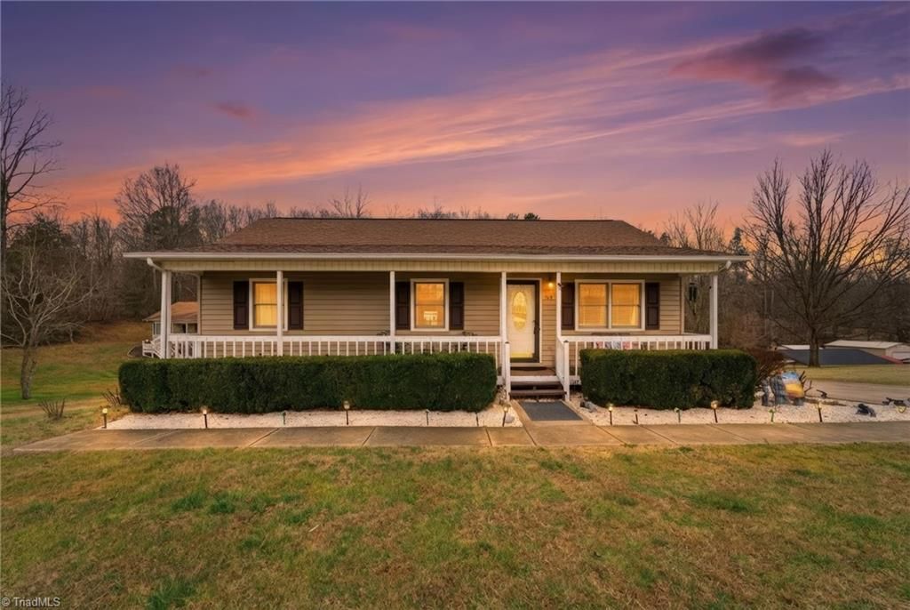 Photo of 158 Kimberly Lane, Thomasville, NC 27360 (MLS # 1207574)