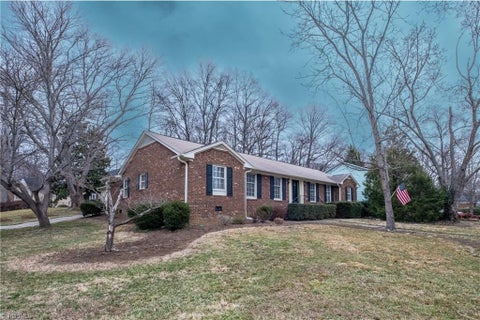Homes For Sale - 3504 Redington Drive<br/> Greensboro, NC 27410