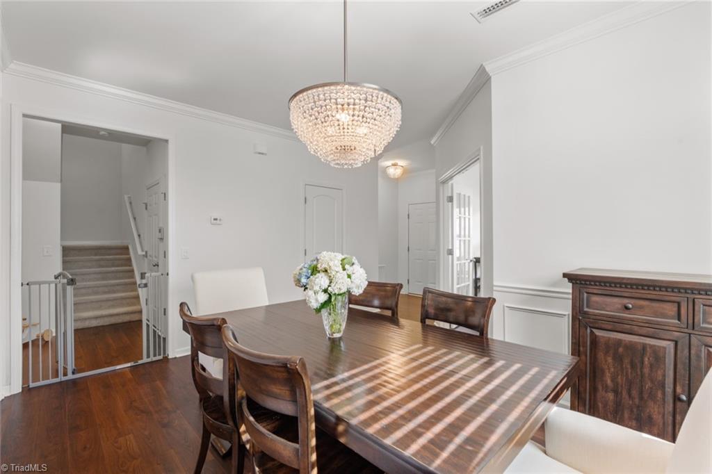 Winston-Salem, North Carolina 27103, United States, 3 Bedrooms Bedrooms, ,3 BathroomsBathrooms,Residential,Pending,76660