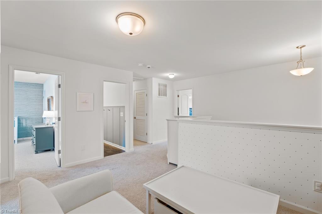 Winston-Salem, North Carolina 27103, United States, 3 Bedrooms Bedrooms, ,3 BathroomsBathrooms,Residential,Pending,76660