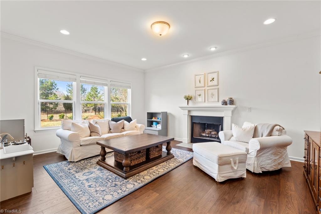 Winston-Salem, North Carolina 27103, United States, 3 Bedrooms Bedrooms, ,3 BathroomsBathrooms,Residential,Pending,76660