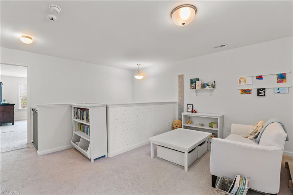 Winston-Salem, North Carolina 27103, United States, 3 Bedrooms Bedrooms, ,3 BathroomsBathrooms,Residential,Pending,76660