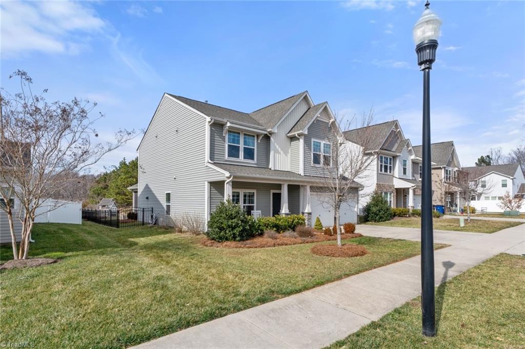 Winston-Salem, North Carolina 27103, United States, 3 Bedrooms Bedrooms, ,3 BathroomsBathrooms,Residential,Pending,76660