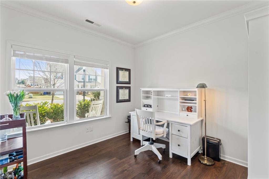 Winston-Salem, North Carolina 27103, United States, 3 Bedrooms Bedrooms, ,3 BathroomsBathrooms,Residential,Pending,76660