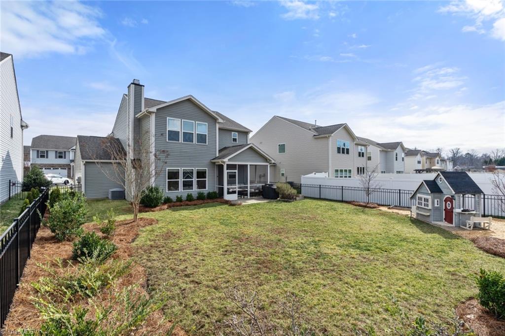 Winston-Salem, North Carolina 27103, United States, 3 Bedrooms Bedrooms, ,3 BathroomsBathrooms,Residential,Pending,76660