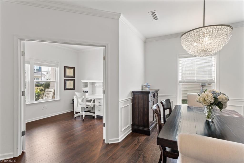 Winston-Salem, North Carolina 27103, United States, 3 Bedrooms Bedrooms, ,3 BathroomsBathrooms,Residential,Pending,76660