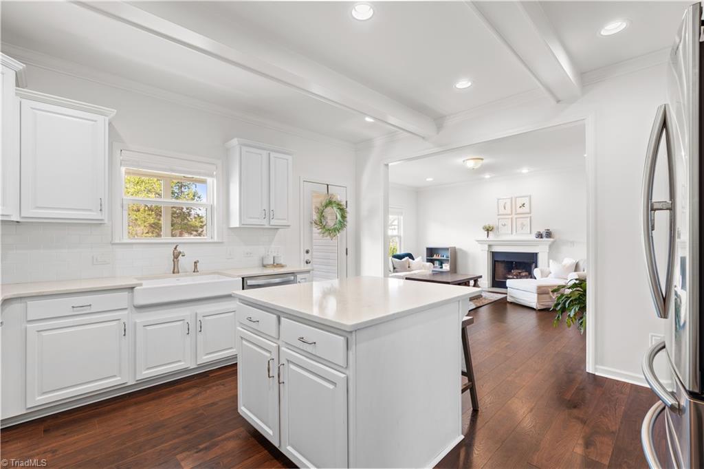 Winston-Salem, North Carolina 27103, United States, 3 Bedrooms Bedrooms, ,3 BathroomsBathrooms,Residential,Pending,76660