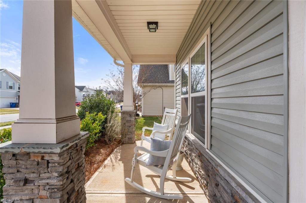 Winston-Salem, North Carolina 27103, United States, 3 Bedrooms Bedrooms, ,3 BathroomsBathrooms,Residential,Pending,76660