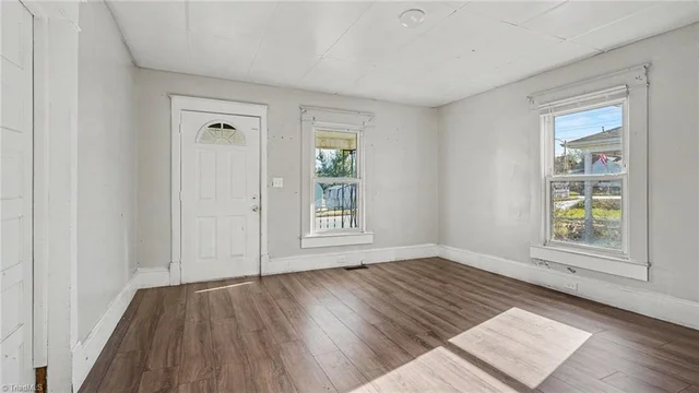 1114 Mill Avenue, photo 4 of 20