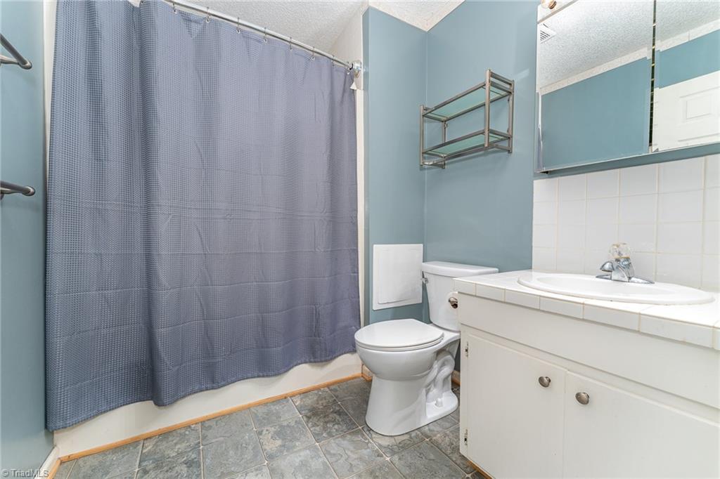 2161 Rivermeade Drive, High Point, North Carolina image 13