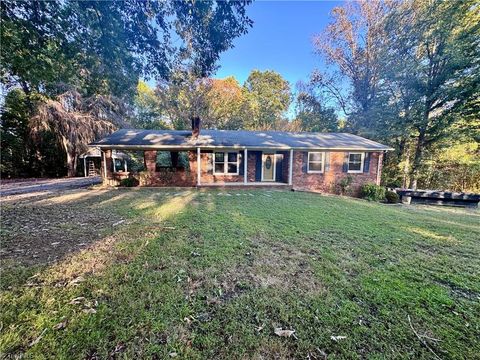 Homes For Sale - 215 Cardinal Lane<br/> Ronda, NC 28670