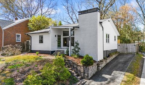 Homes For Sale - 804 Willowbrook Drive<br/> Greensboro, NC 27403