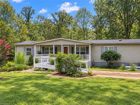 Mobile Home For Sale - 167 Willow Oak Lane<br/> Advance, NC 27006