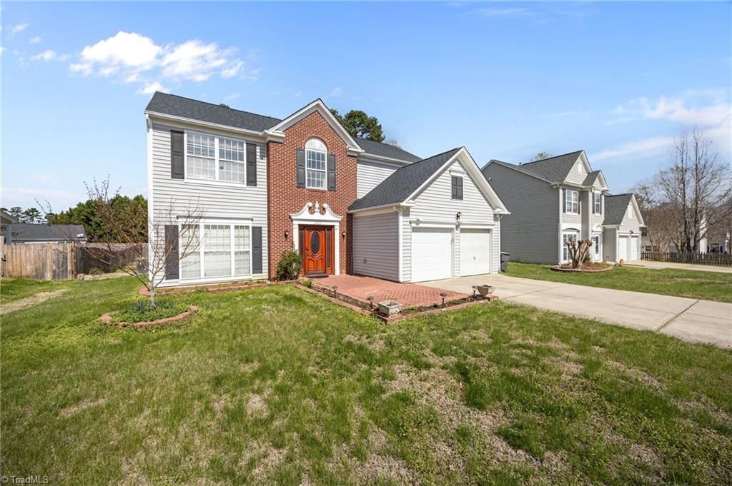 Photo of 3310 Cherrybrook Drive, Jamestown, NC 27282 (MLS # 1213086)