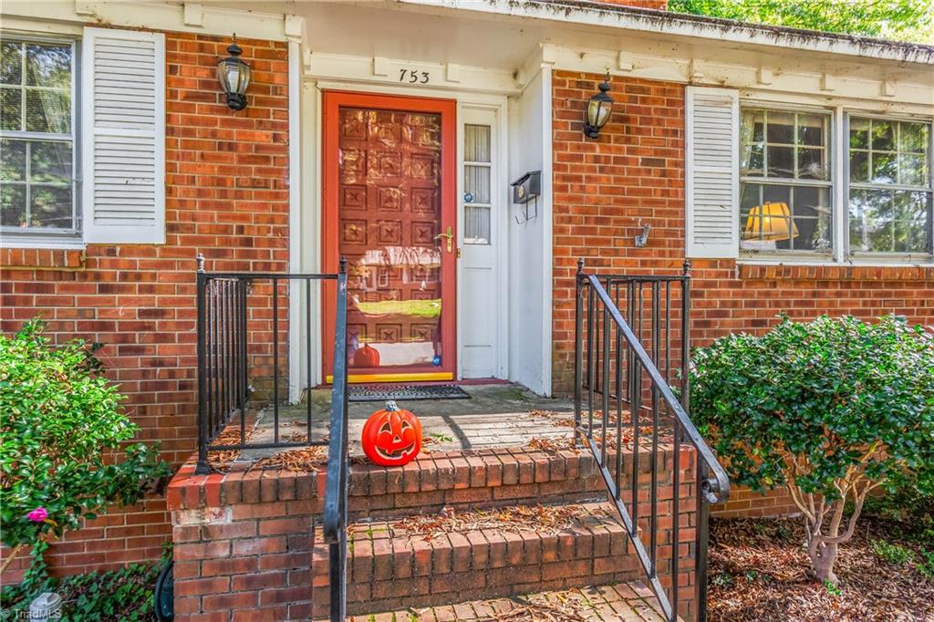 753 Elderwood Avenue