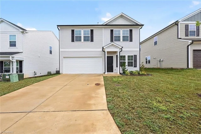 5037 Fallmeade Road, photo 2 of 31
