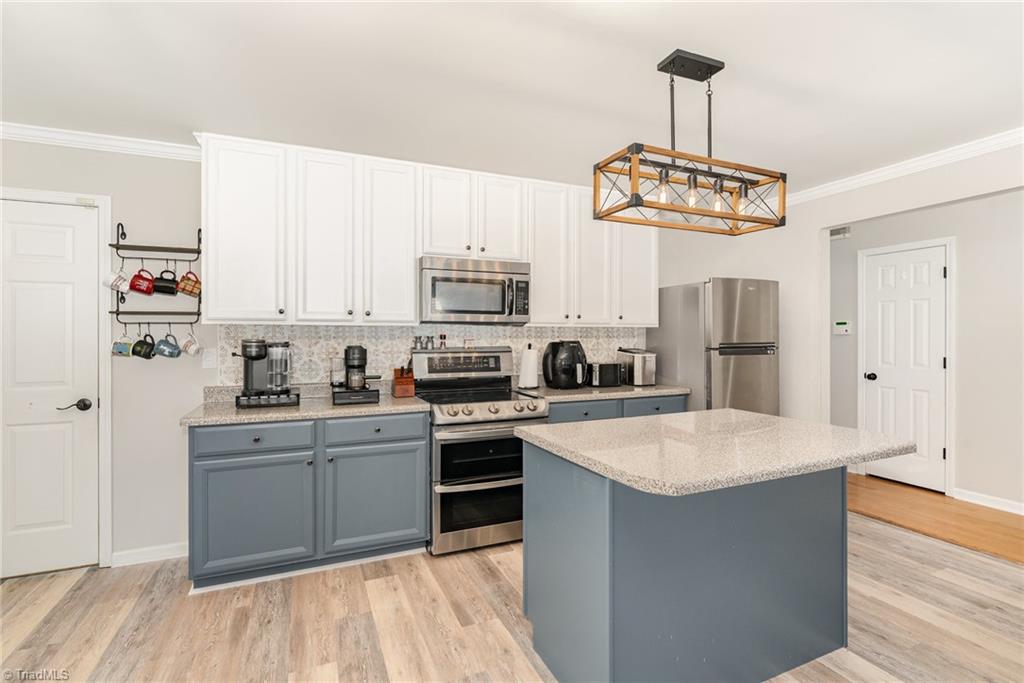 4556 Westhill Place