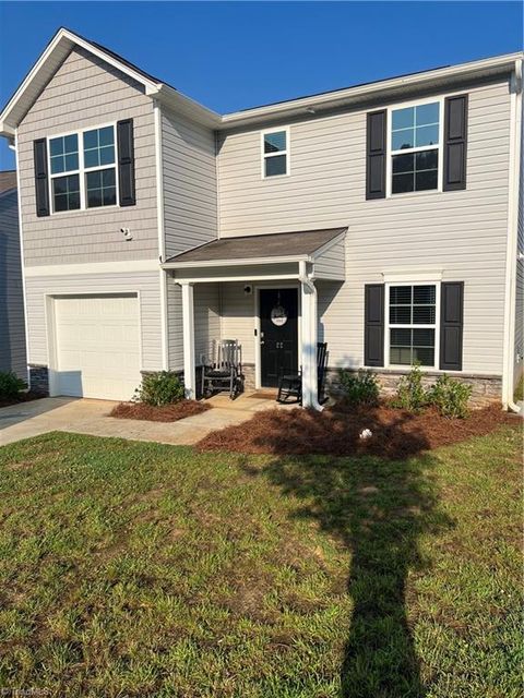 Homes For Sale - 22 Covey Court<br/> Davidson County, Lexington, NC 27292