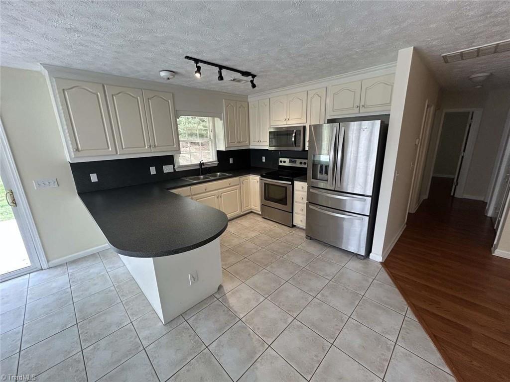 267 S Boyles Street, Pilot Mountain, North Carolina image 5