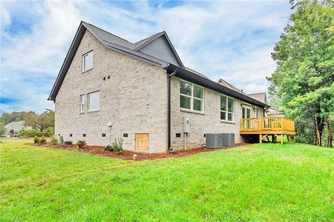 A home in Clemmons