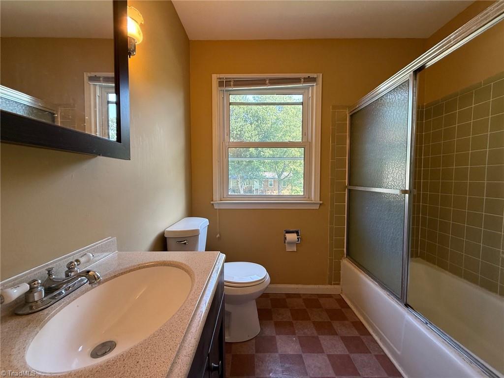 Greensboro, North Carolina 27407, United States, 3 Bedrooms Bedrooms, ,3 BathroomsBathrooms,Residential,Pending,168599