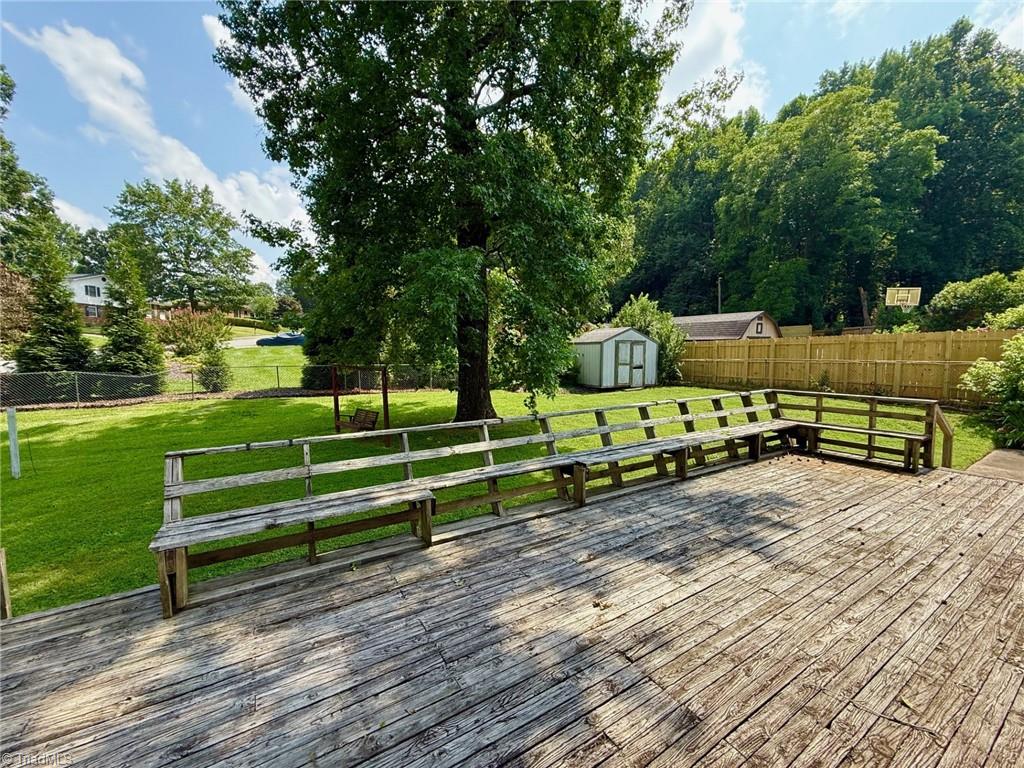 Greensboro, North Carolina 27407, United States, 3 Bedrooms Bedrooms, ,3 BathroomsBathrooms,Residential,Pending,168599